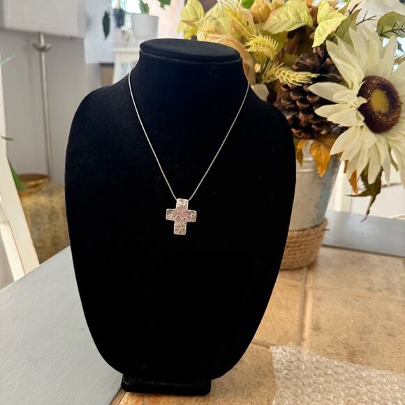 Silpada 925 Sterling Silver Hammered Cross Pendant & Necklace - Picture 1 of 9